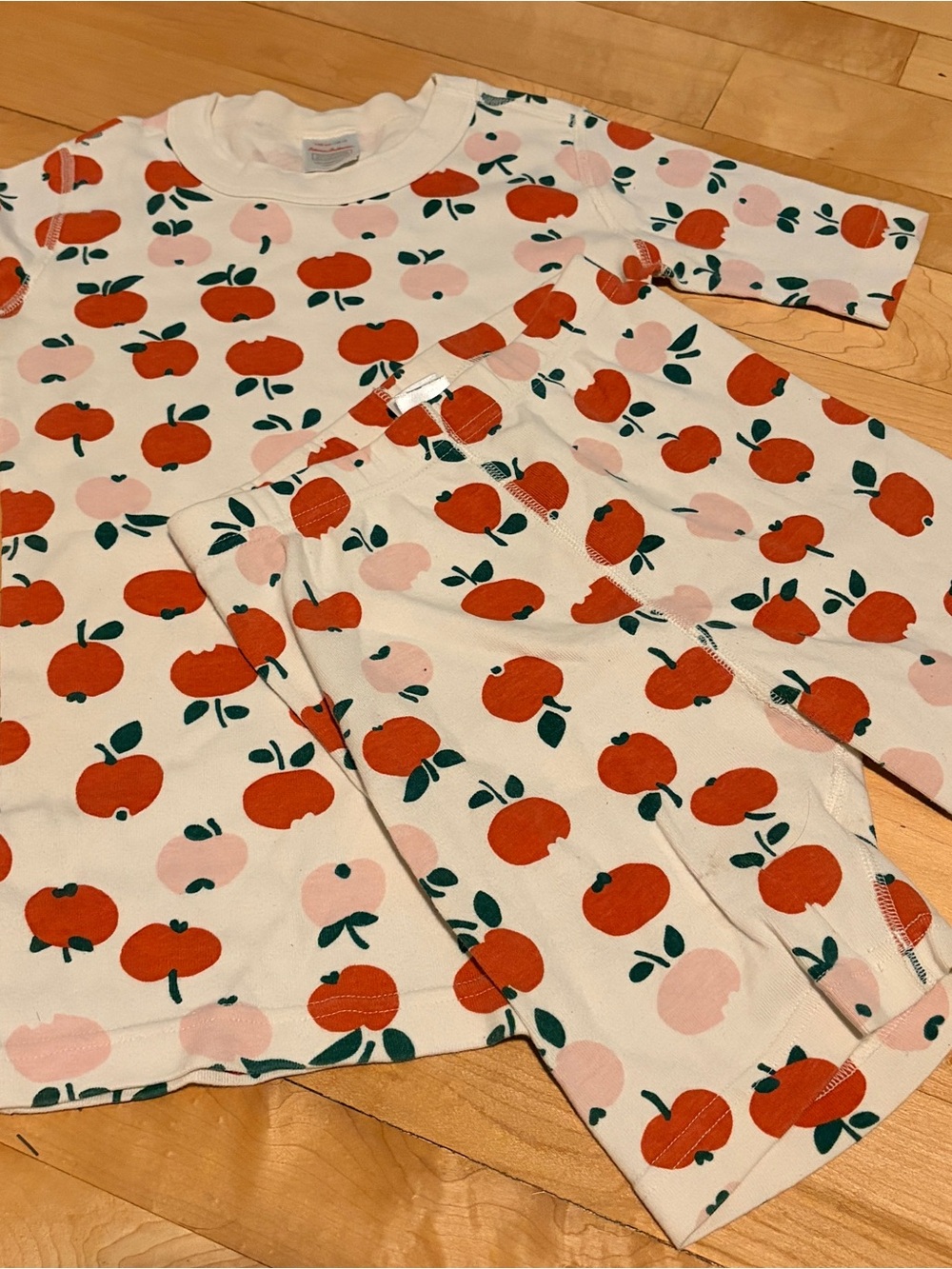 Hanna Andersson Two-Piece Pajama Set, Red & Light Pink Apple Print SZ 10, VGUC